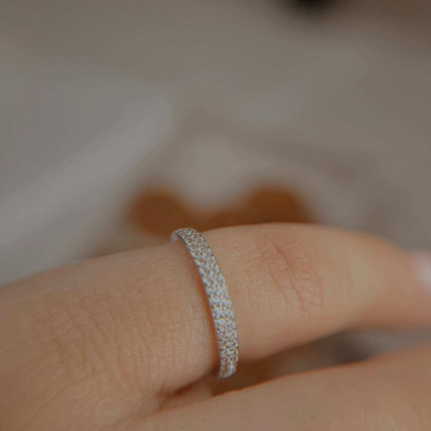 clean girl pavé band