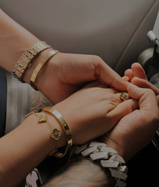 amour bangle { sin piedras }